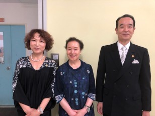 日本獣医中医薬学院の最高顧問国分龍彦先生、千葉県市原市青葉台鍼灸院の石田とく子先生、私