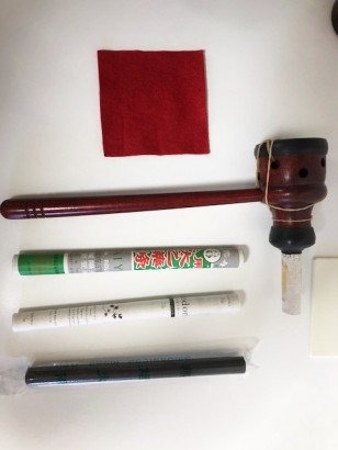棒灸と棒灸ストッパ―と赤い布