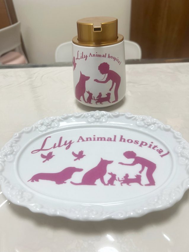 素敵なお皿とディスペンサー